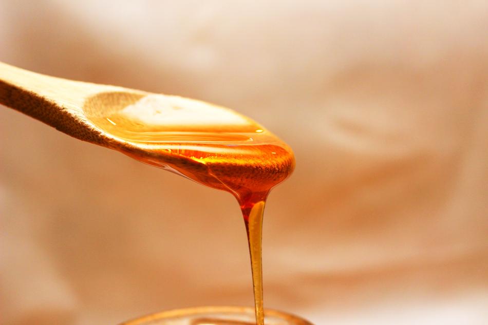 cinco-beneficios-de-consumir-miel-diariamente-miel-del-panal-1